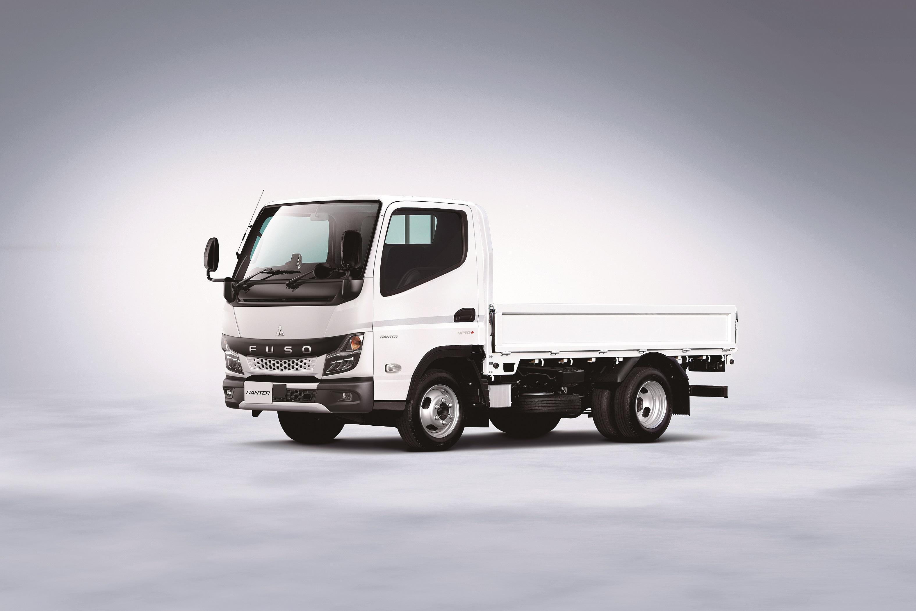 Mitsubishi Fuso Launches A New Manual Transmission Model Of The 1 5 ton 