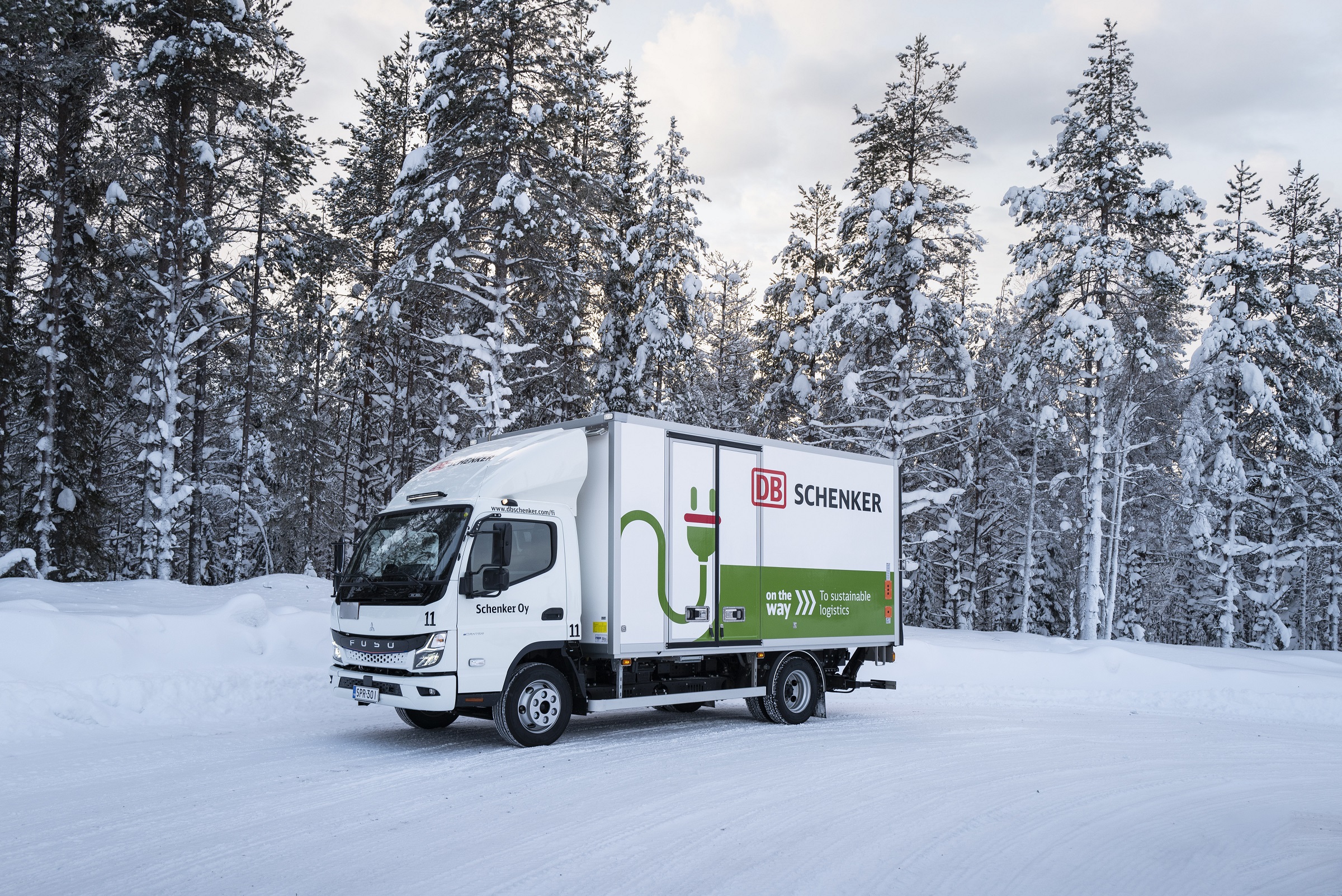 フィンランド北部でDBシェンカーが「eCanter」を導入し、寒冷地での性能を実証