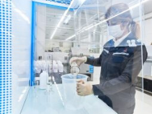 新型コロナウイルスの世界的大流行と戦うコミュニティーを支援