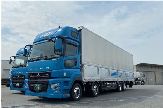 大型トラック「スーパーグレート」： 10.7Lエンジン搭載のショートキャブモデルを新たに追加